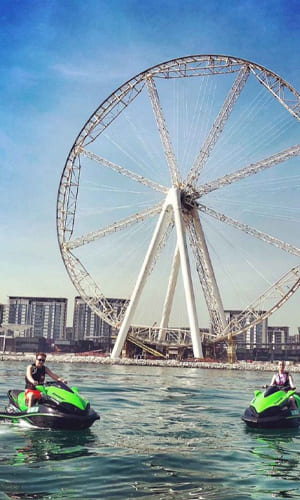 Yacht Rentals Dubai - offers all from private yachts to parties yacht it includes dhow cruises too and you can enjoy the fun activities of water like parasailing, jet skiing, flying water boards etc.